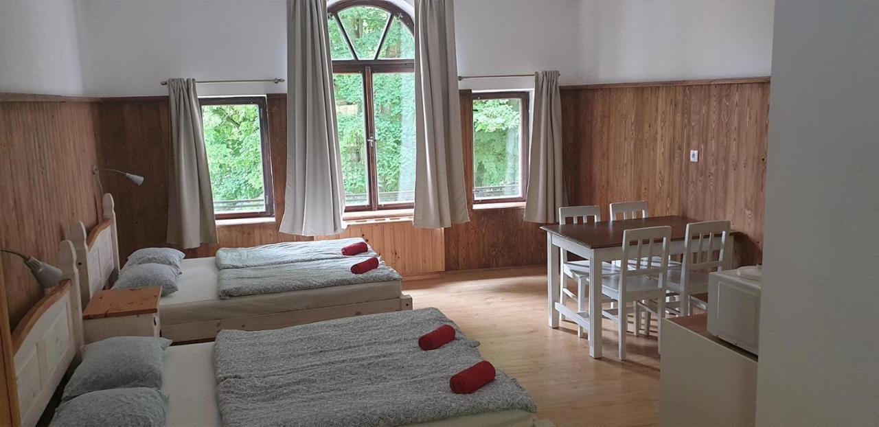 Hotel Penzion A Restaurace U Baby Subrovy Kokorin Exterior foto